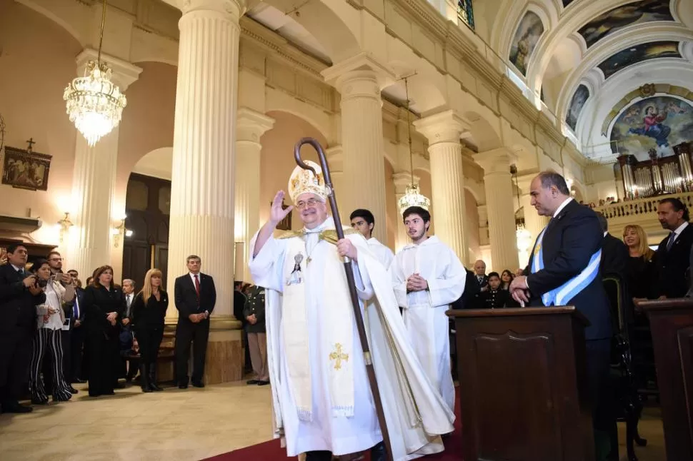 EN LA CATEDRAL. EL arzobispo Sánchez brindó un fuerte mensaje en rechazo del aborto; el gobernador Manzur también se dijo estar contra el proyecto. la gaceta / foto de Analía Jaramillo