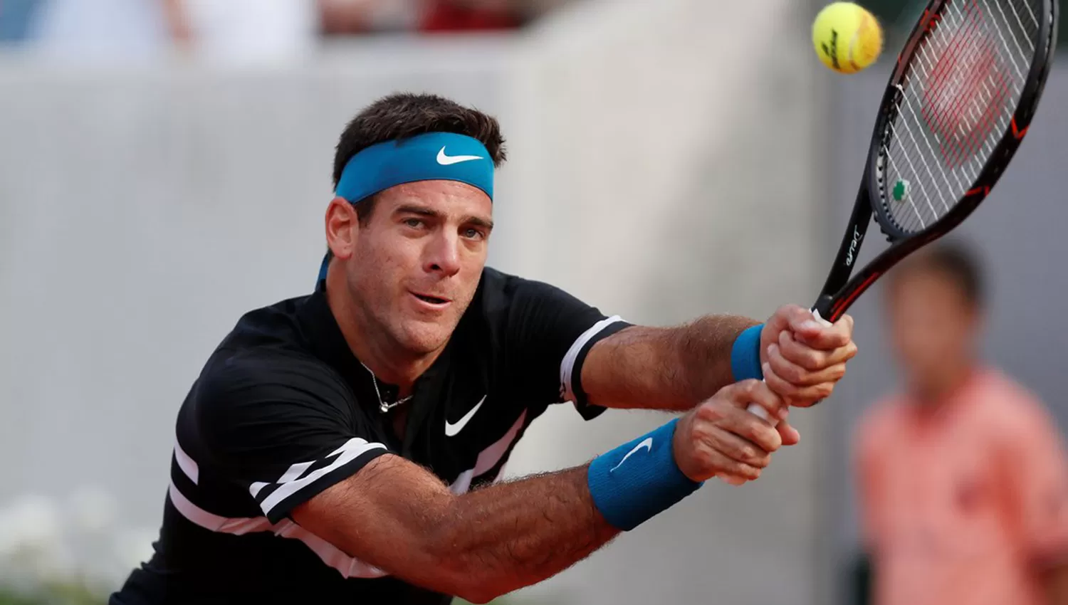 EN PARIS. Juan Martín del Potro enfrenta al local Nicolás Mahut. (FOTO TOMADA DE TWITTER)