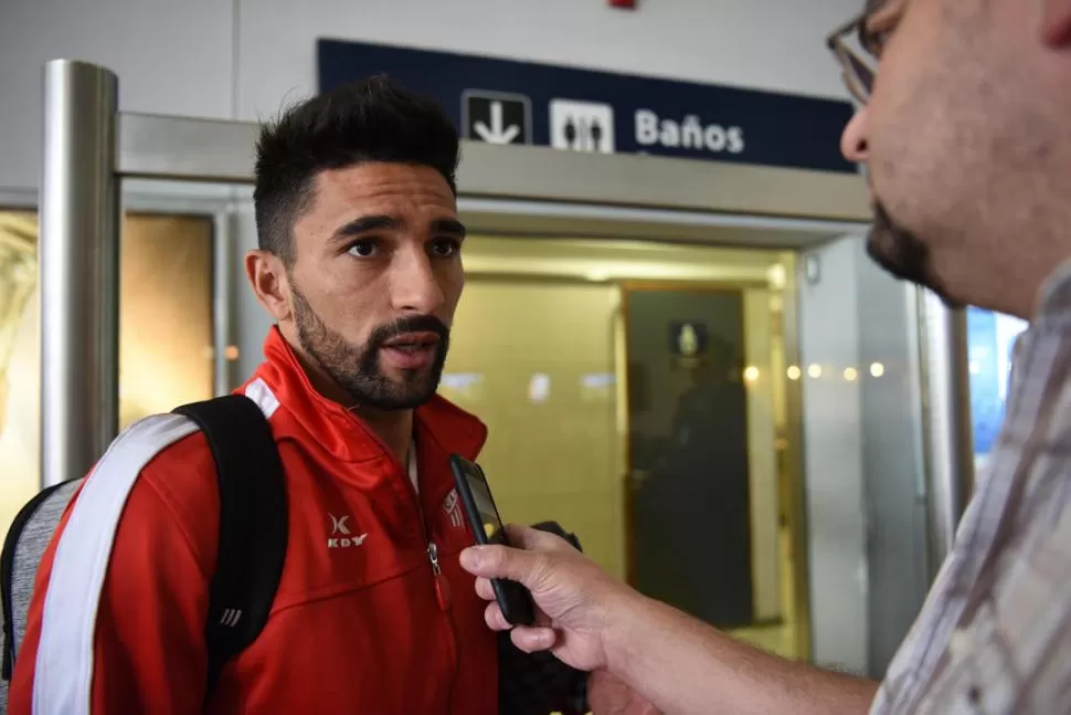 ANTECEDENTE. El lateral por izquierda, hincha fanático del “Santo”, recordó que contra Villa Dálmine el equipo logró tres goles en los últimos 18 minutos del partido. la gaceta / Foto de José Nuno