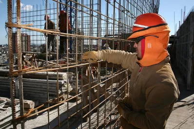 Datos oficiales: la construcción se expandió un 14% en abril