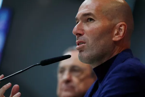 Zidane renunció a Real Madrid días después de ganar su tercera Liga de Campeones