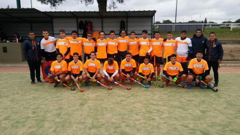 BUENA PRESENTACIÓN. “Los Naranjitas” derrotaron a Tandil en el debut por 4 a 0. PRENSA ATAH / foto de PACO JOTALLÁN 