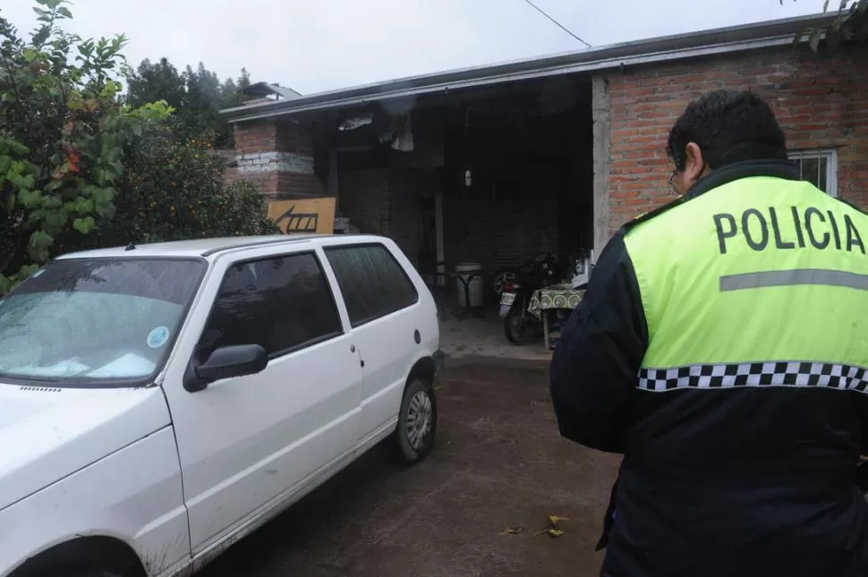 CERTERO ATAQUE. Gustavo “El Gordo” González se encontraba almorzando con su familia cuando desconocidos dispararon contra su domicilio. 