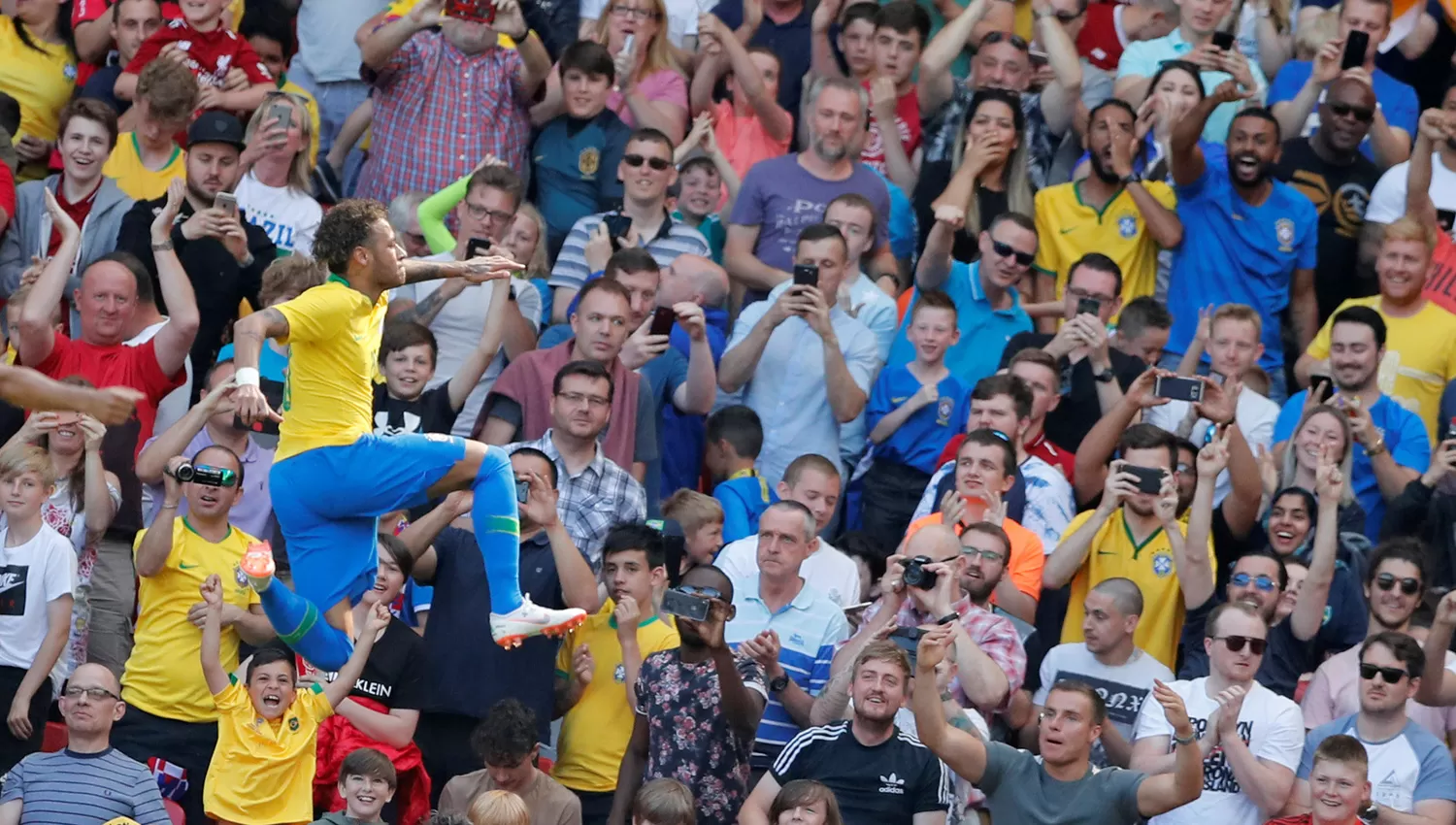 POR TODO. Más de 100 días estuvo Neymar alejado de las canchas y volvió para soñar con levantar la Copa del Mundo. REUTERS