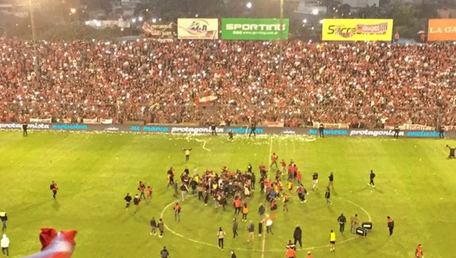 LOCURA. San Martín ascendió a Primera. (FOTO DE @BN_PARTIDOS)