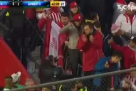 Gran gesto: los hinchas de Sarmiento saludaron y felicitaron a los de San Martín