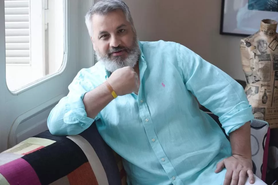 RECUPERAR. “Que no se pierda la trama de la randa”, afirma el modisto. 