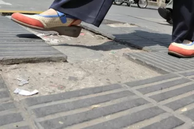 Proponen un programa para unificar los diseños de veredas en San Miguel de Tucumán