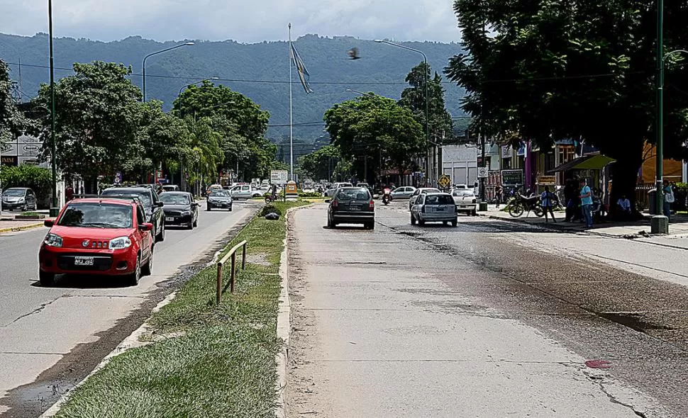  DEMASIADA VELOCIDAD. Una vecina de la ciudad opina que se debería reducir la velocidad del tránsito y poner transporte público.  