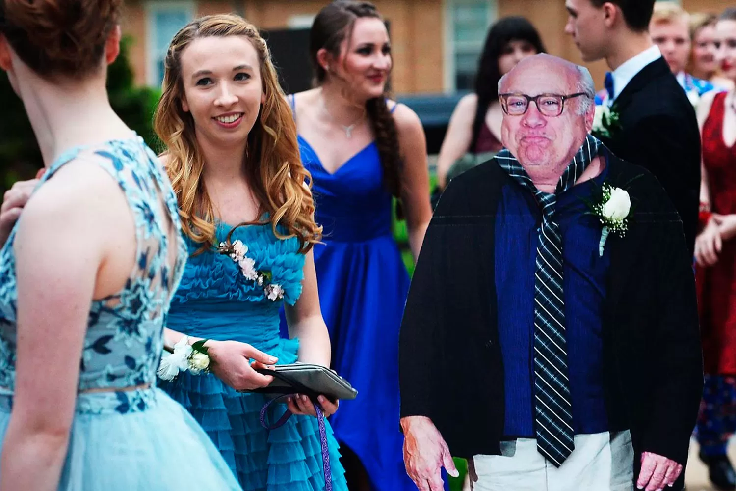 ALLISON EN LA GRADUACIÓN. La adolescente se llevó una figura de cartón a su fiesta. FOTO TOMADA DE INSTAGRAM