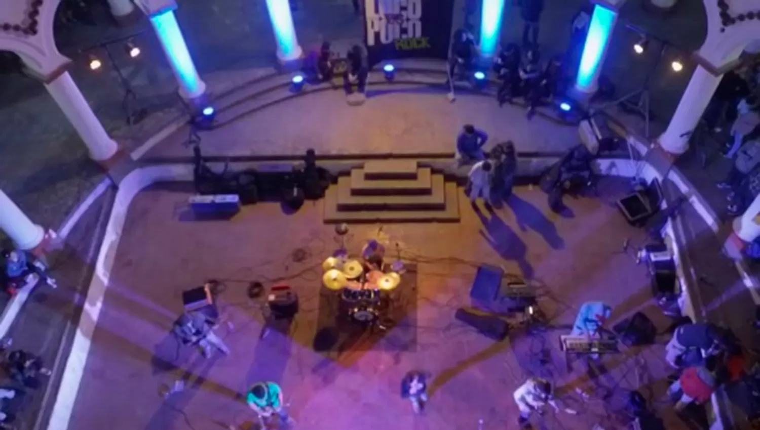 ROCK SOLIDARIO EN EL PILETÓN DEL PARQUE AVELLANEDA (ARCHIVO CAPTURA DE YOUTUBE)