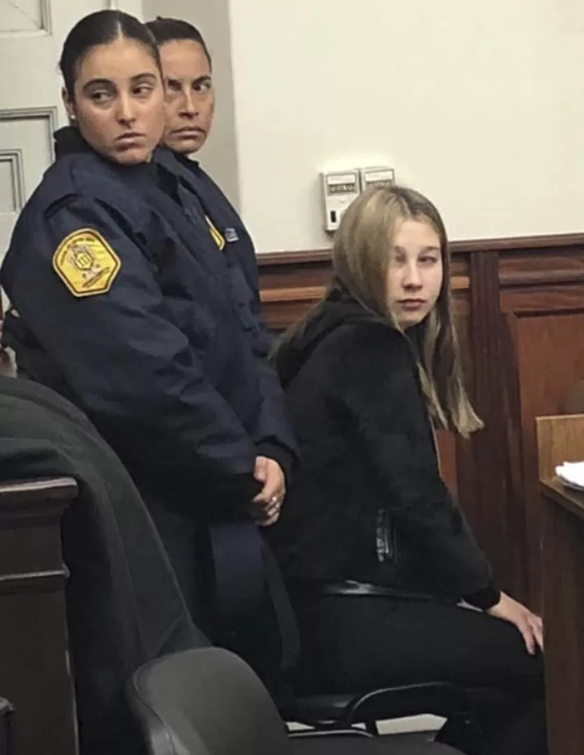 DESAFIANTE. Nahir Galarza, en el banquillo de los acusados. infobae / Ricardo Santellan