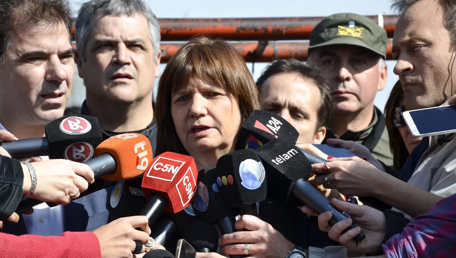 Bullrich respondió a la convocatoria a un paro que realizó Moyano. DYN