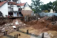 A una semana del derrumbe en avenida Mate de Luna al 2.000, el fiscal todavía espera las pericias