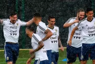 La Selección entrenó bajo la lluvia en Barcelona, y Pavón hizo trabajo diferenciado