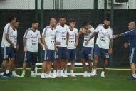 Sampaoli probó con dos pesos pesados de cara al debut con Islandia