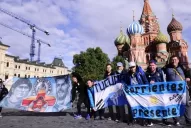 Los hinchas de Atlético dijeron presente en el primer banderazo de argentinos en Rusia