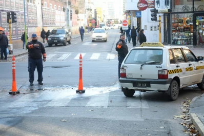 Una vez más la calle Mendoza vuelve a cambiar de sentido entre Catamarca y Salta