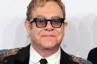Elton John pidió ayuda a Instagram y Facebook para terminar con el estigma del Sida