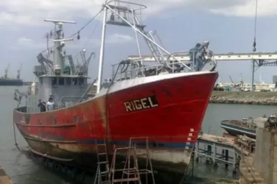 Desesperada búsqueda de un pesquero con nueve tripulantes en Chubut