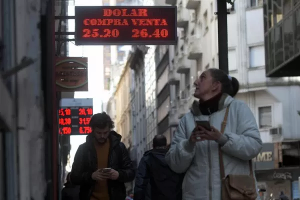 Sin el freno del Central, el dólar terminó en $ 25,95