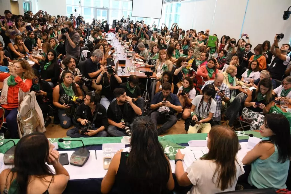 AUDIENCIAS. Casi 740 oradores, a favor y en contra, expusieron sus argumentos ante los Diputados sobre la despenalización del aborto. FOTO ARCHIVO