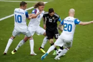 Argentina no pudo romper el cerrojo islandés y sólo pudo empatar en el debut