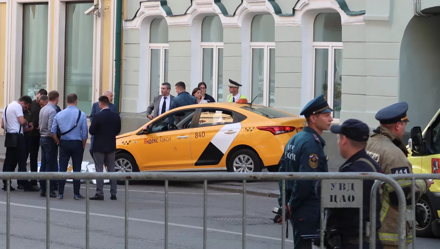 PUDO SER UNA TRAGEDIA. El hombre que conducía el taxi aseguró sentirse apenado por lo ocurrido. REUTERS