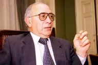 “El derecho a la propiedad particular tiene, como techo, el dominio público”