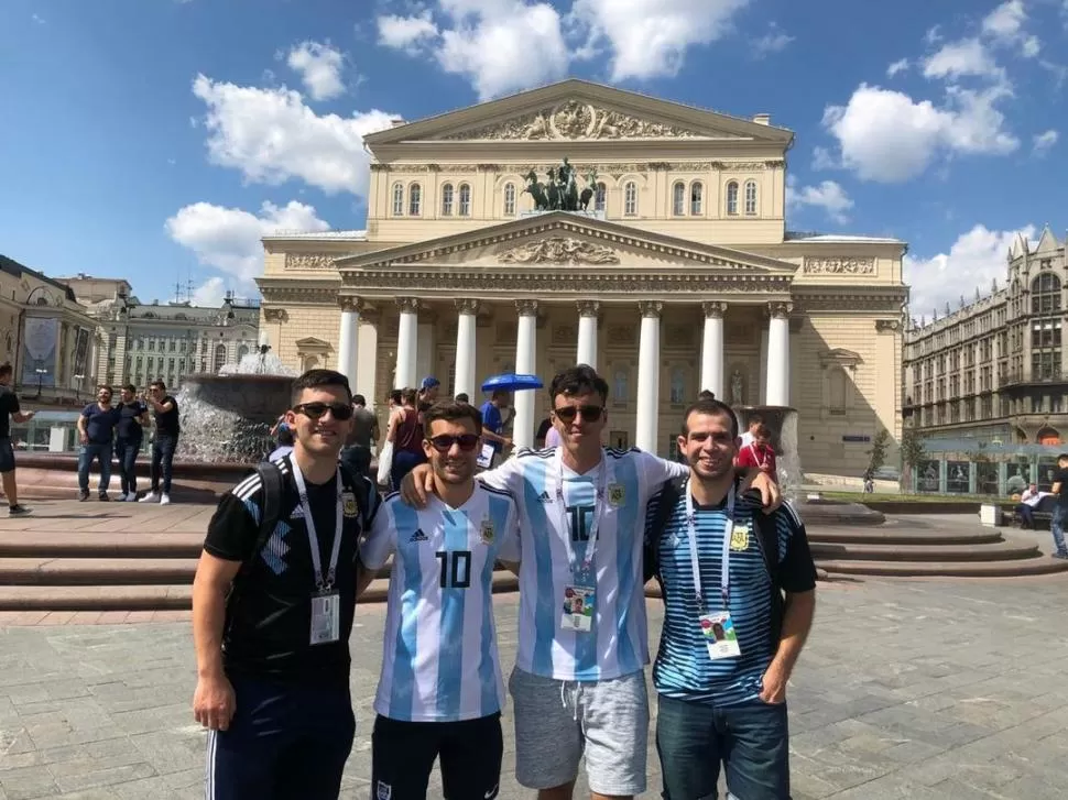 A TODOS LADOS. Sebastián Rodríguez, Nicolás Zárate, Agustín López y Sebastián Sánchez van donde juegue la Selección. LA GACETA / FOTOS DE LEO NOLI (Enviado Especial).