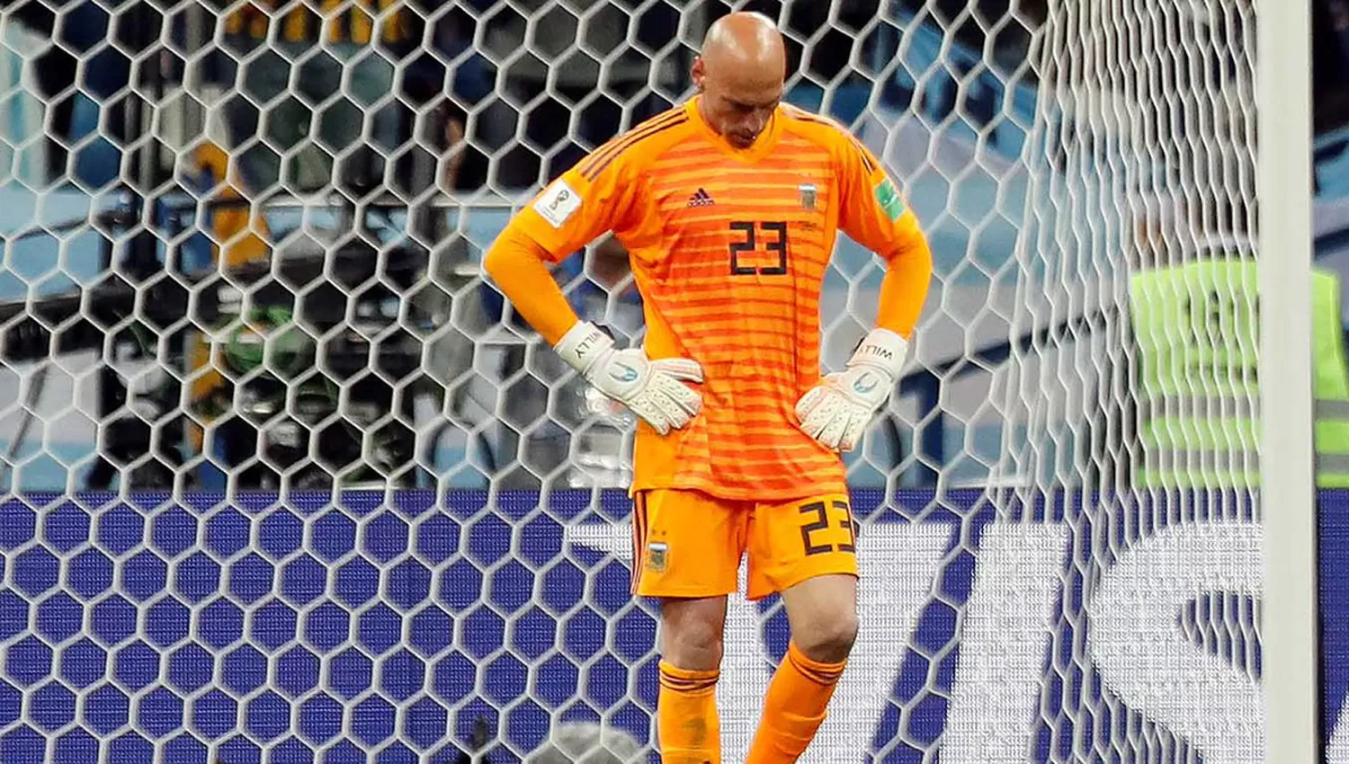 NO LO PUDO CREER. Caballero falló feo y le dio el gol a Croacia. (FOTO TOMADA DE TWITTER)