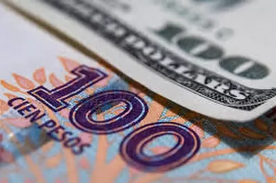 Dicen que seguirá la presión sobre el dólar