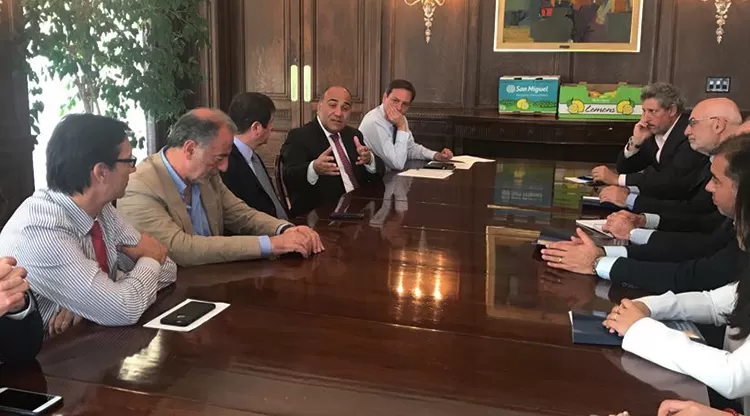 RELACIONES INTERNACIONALES. Manzur y funcioanrios de Tucumán reunidos con autoridades de Estados Unidos. FOTO TOMADA DE COMUNICACIÓN DE GOBIERNO.