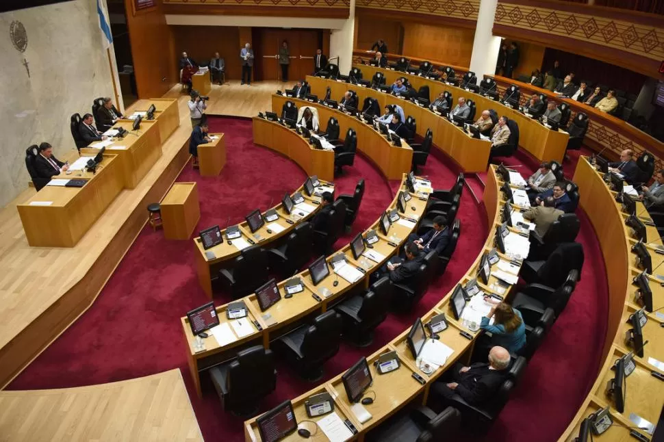 EN CONSIDERACIÓN. El Poder Legislativo abordó una decena de proyectos de ley en la sesión especial ordinaria de ayer. Todos fueron sancionados. la gaceta / foto de Analía Jaramillo 