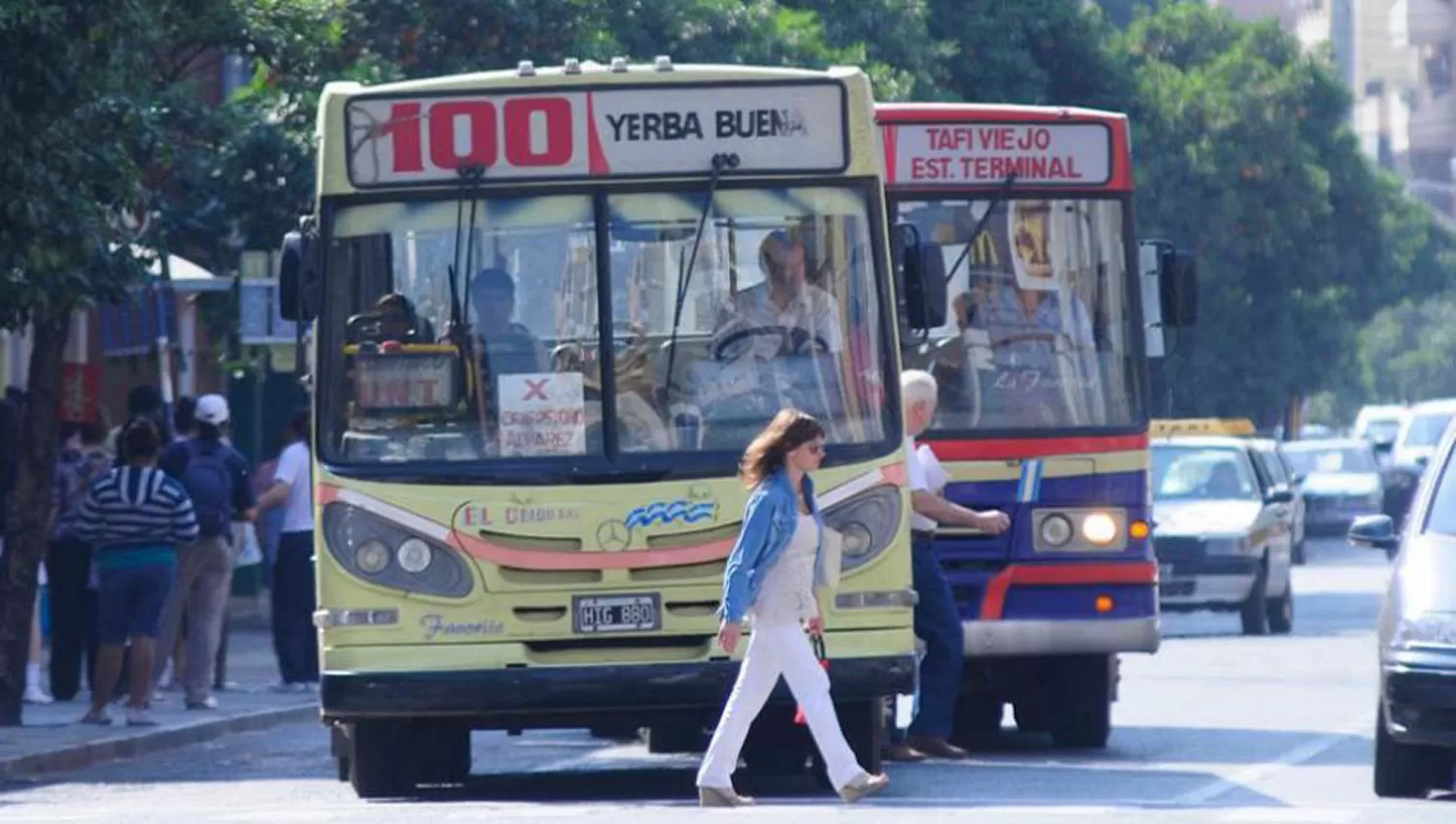 UTA SE ADHIERE AL PARO DE LA CGT Y EN TUCUMÁN NO HABRÁ COLECTIVOS MAÑANA (ARCHIVO LA GACETA)