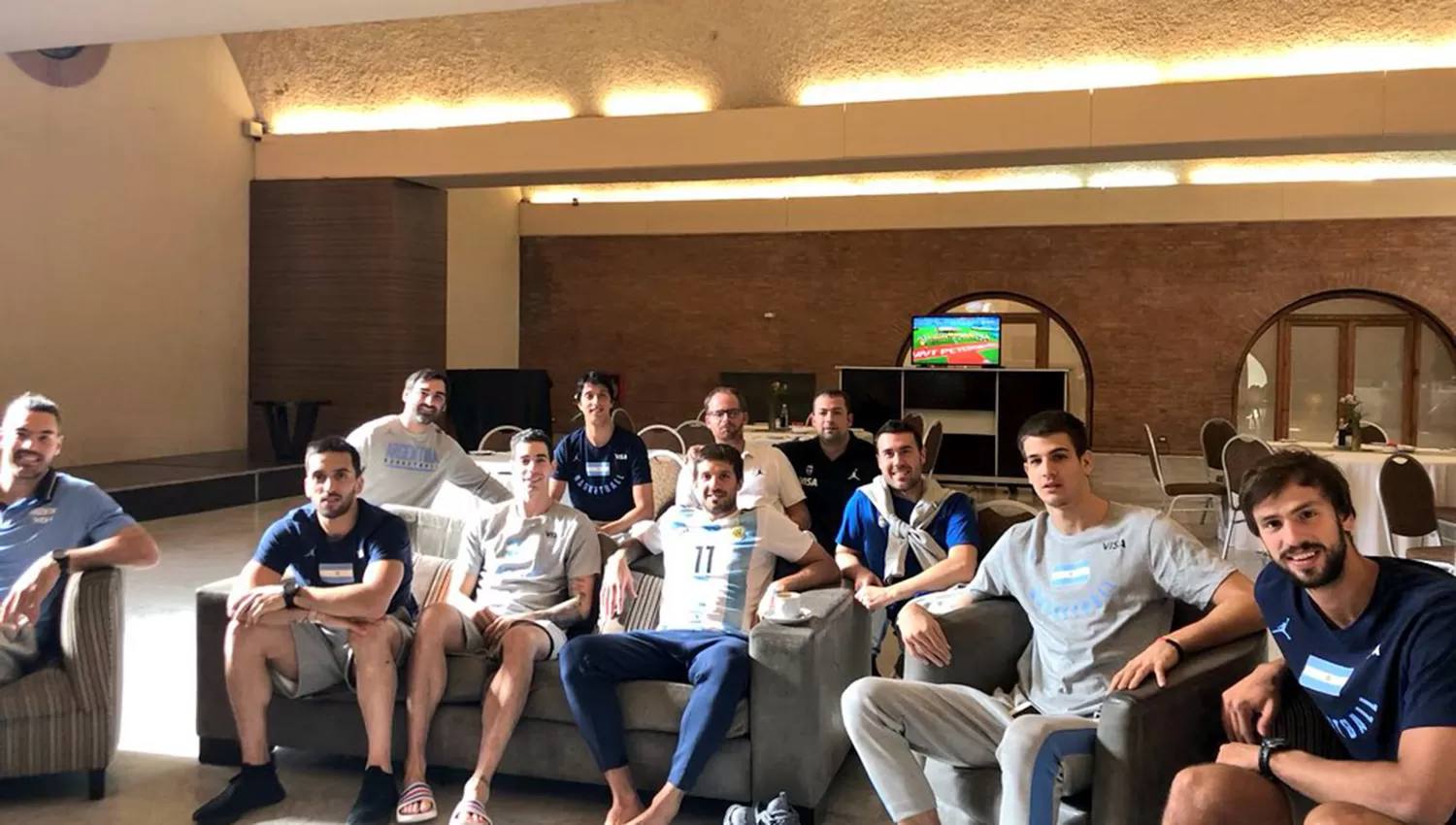 Después del almuerzo, el seleccionado de básquet siguió las alternativas del duelo Argentina-Nigeria en Rusia,
FOTO TOMADA DE PRENSA CABB