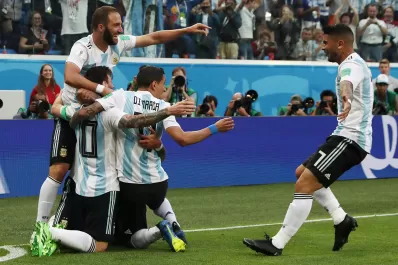 Argentina consiguió una victoria heroica y dramática para meterse en octavos de final