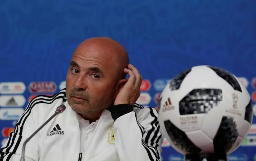 INDIRECTAS. Sampaoli se negó nuevamente a confirmar el equipo, pero señaló que apelará a los jugadores con experiencia. reuters