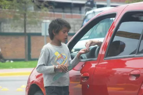 Crece la pobreza en la Argentina: uno de cada tres niños se alimenta en comedores
