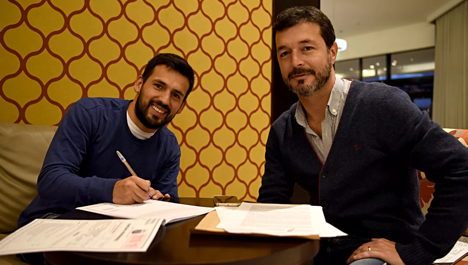 Marcos Figueroa estampó su firma y se convirtió en jugador de San Martín. LA GACETA / FOTO DE JOSÉ NUNO
