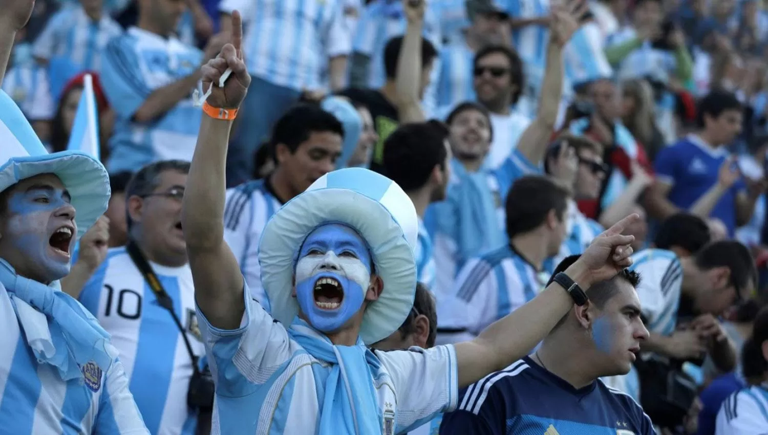 Putin les regaló entradas a los hinchas argentinos que se perdieron en Rusia