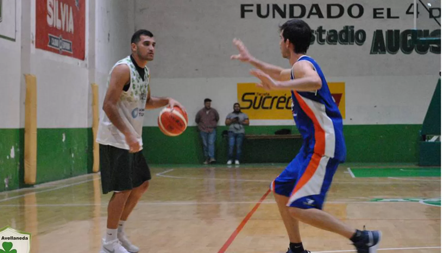 Jorge Carabajal le dio gol desde el perímetro a Avellaneda Central, Lisandro Caniza su visión de juego a Belgrano.
FOTO TOMADA DE PRENSA AVELLANEDA CENTRAL