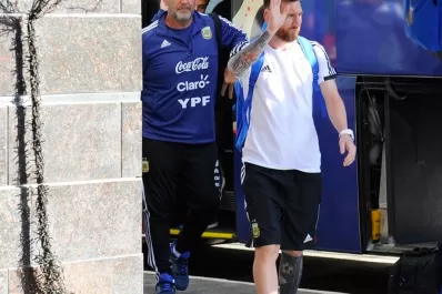 Pintan un mural de Messi para que acompañe al de Ronaldo, en Kazán