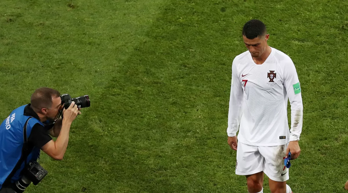 DESPEDIDA. Uruguay le marcó el camino a casa a Cristiano y a los portugueses. REUTERS