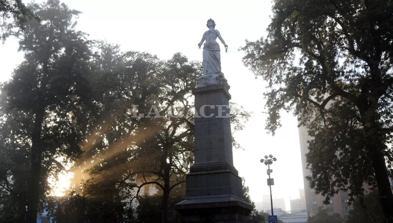 EN LA CIUDAD. El cielo estará nublado y se espera una máxima de 24°. LA GACETA/ ANALÍA JARAMILLO