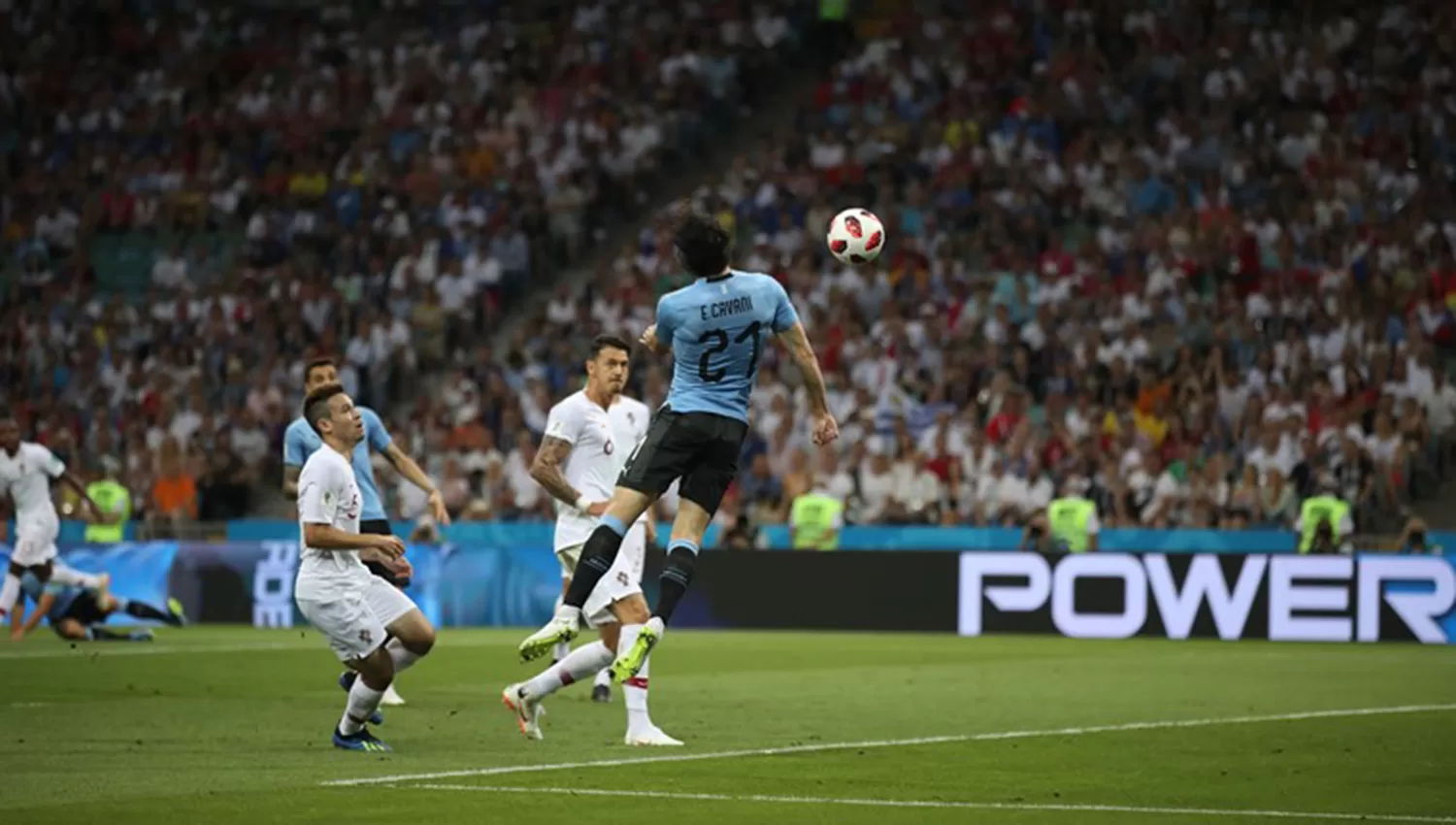 Edinson Cavani inició la jugada y él mismo la definió. Golazo del centroatacante del PSG.
FOTO TOMADA DE ES.FIFA.COM