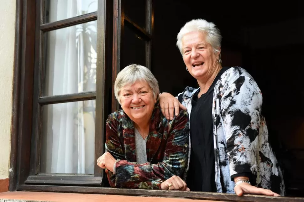 DE VISITA. Karen y Jill pasaron por la redacción de LA GACETA. LA GACETA / FOTO DE ANALÍA JARAMILLO.-