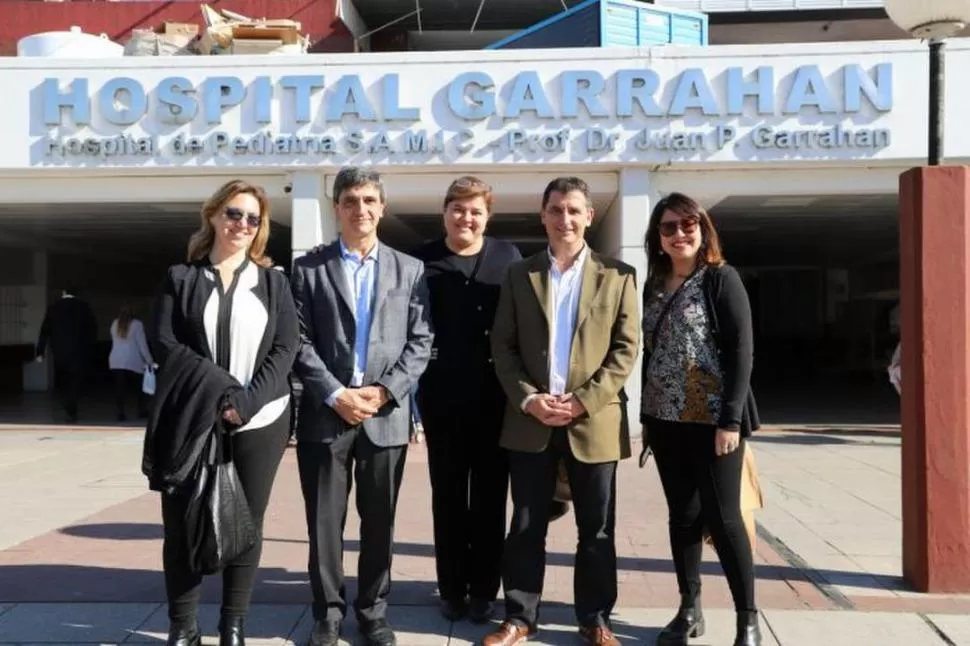 EN BUENOS AIRES. El diputado Yedlin y el ministro de Desarrollo Social fueron a Buenos Aires para entrevistar a familias con pacientes internados. ministerio de desarrollo social