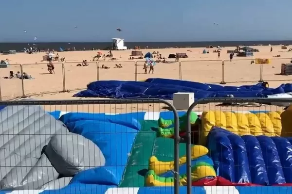 Un inflable explotó y mató a una niña que jugaba dentro de él