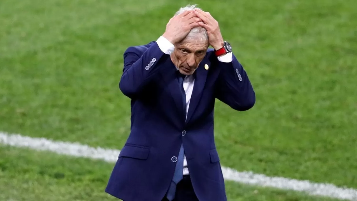 JOSÉ PEKERMAN. El DT durante el partido. FOTO TOMADA DE CLARIN.COM